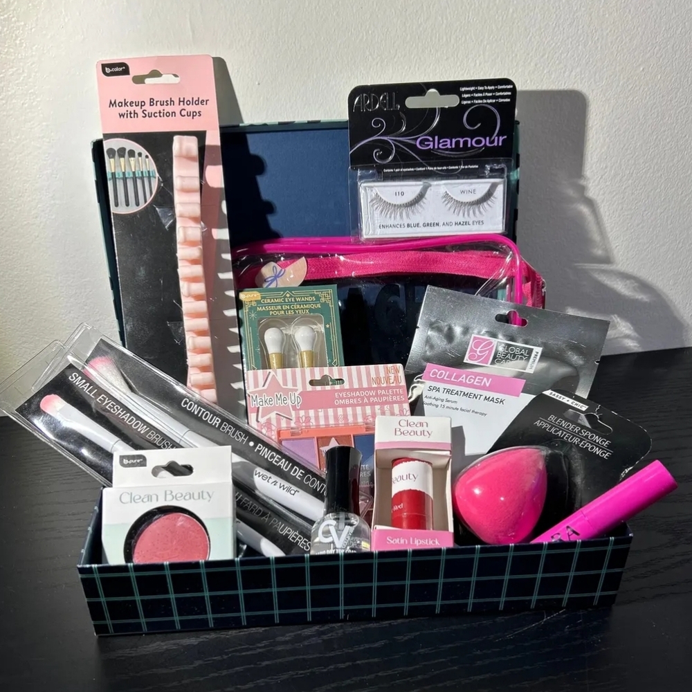 Pink Themed Makeup and Beauty Gift Basket Sets, Self Care Basket - Lot Bundle - Picture 3 of 3